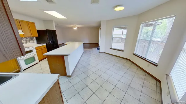 $1,800 | 2547 Smokey Creek, Schertz, TX 78154