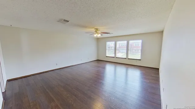 $1,800 | 2547 Smokey Creek, Schertz, TX 78154