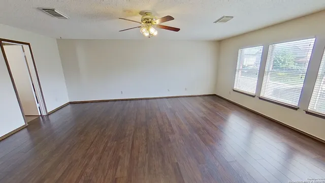 $1,800 | 2547 Smokey Creek, Schertz, TX 78154