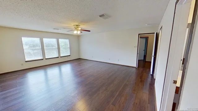 $1,800 | 2547 Smokey Creek, Schertz, TX 78154