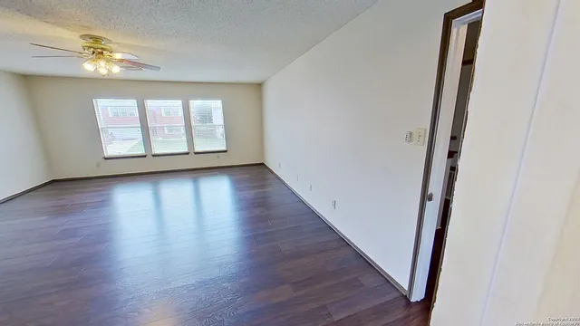 $1,800 | 2547 Smokey Creek, Schertz, TX 78154