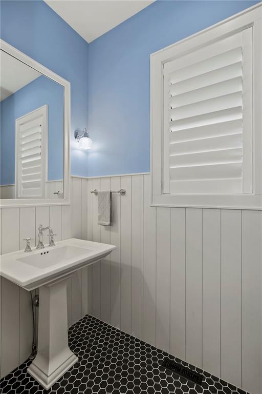 4951 Northwest Canyon Road Lee's Summit, MO 64064 - Photo 15 of 57