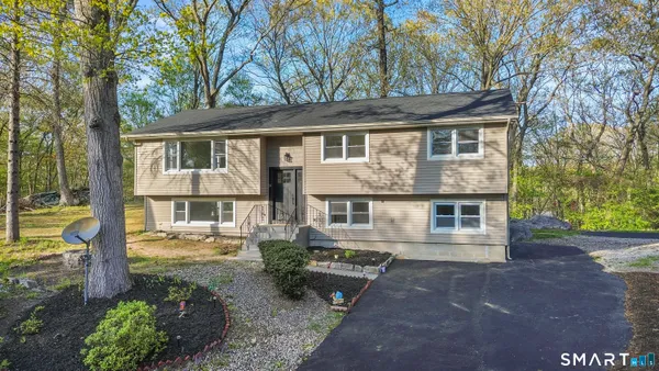 $525,000 | 30 Patricia Court, Ledyard, CT 06335