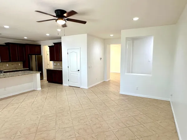 $2,395 | 4261 North 180th Lane, Goodyear, AZ 85395