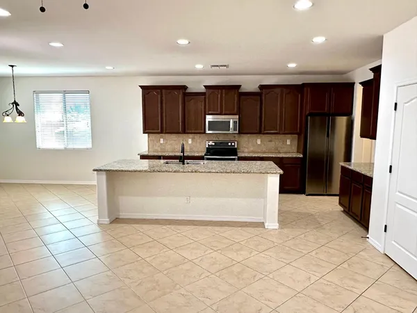 $2,395 | 4261 North 180th Lane, Goodyear, AZ 85395