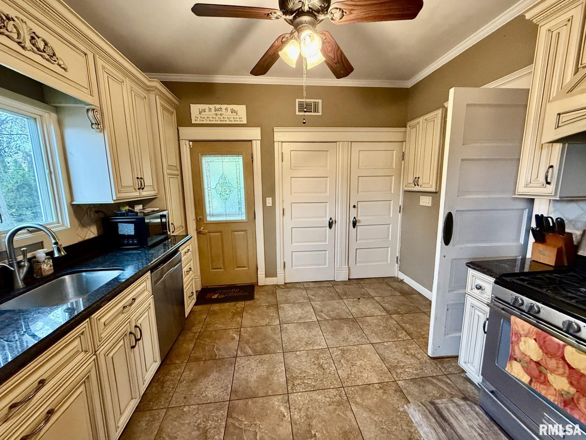 509 East Prospect Street Kewanee, IL 61443 - Photo 22 of 38