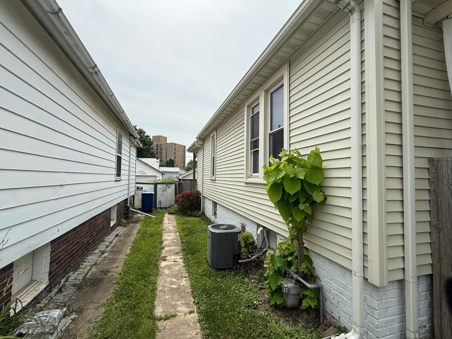 1040 3rd Street LaSalle, IL 61301 - Photo 5 of 20