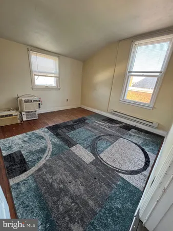 $1,350 | 22 South 6th Street, Unit 2, Oxford, PA 19363