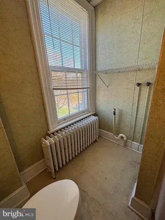 $1,350 | 22 South 6th Street, Unit 2, Oxford, PA 19363
