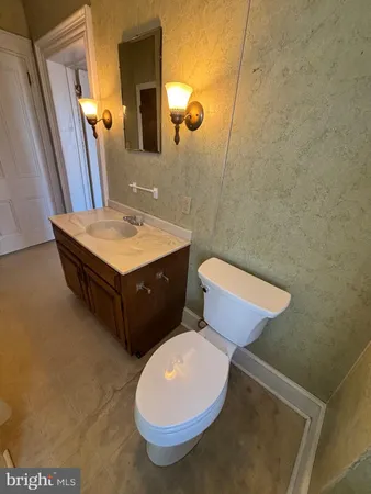 $1,350 | 22 South 6th Street, Unit 2, Oxford, PA 19363