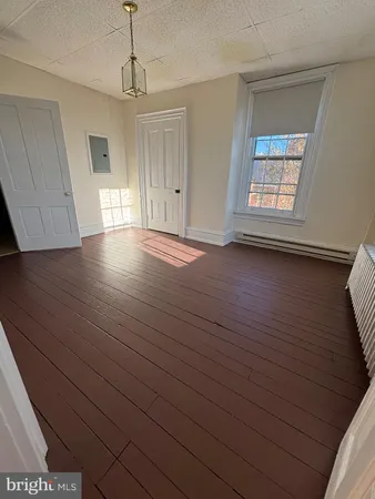 $1,350 | 22 South 6th Street, Unit 2, Oxford, PA 19363