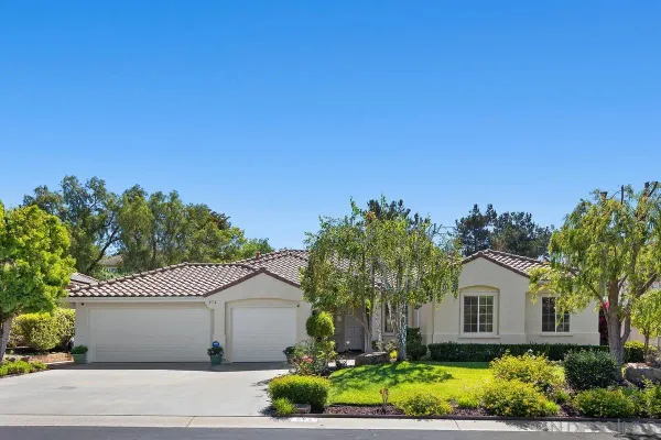 $1,000,000 | 672 Inverlochy Drive, Fallbrook, CA 92028