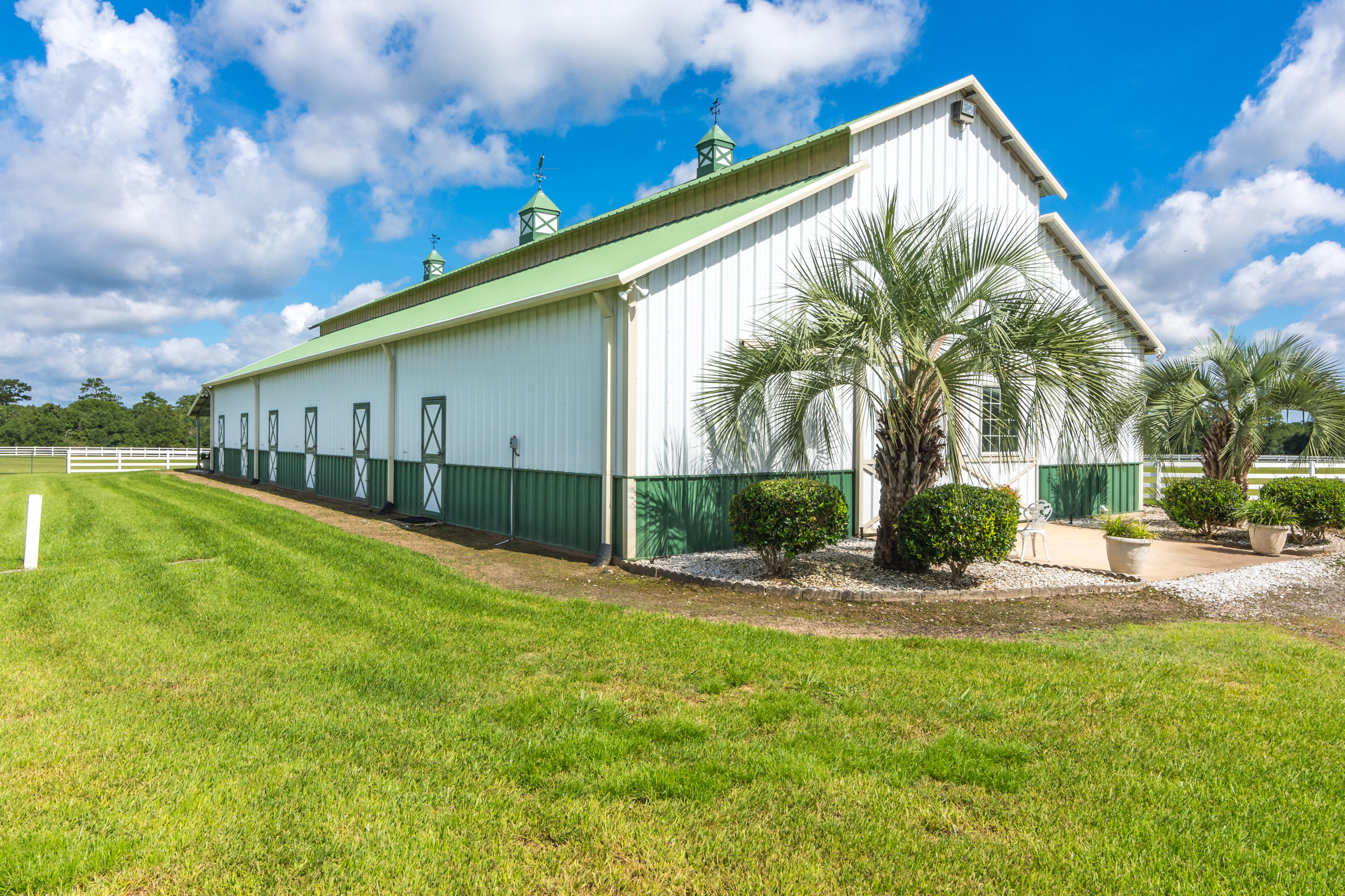 5676 Highway 2 DeFuniak Springs, FL 32433 - Photo 20 of 66 BARNVIEW4
