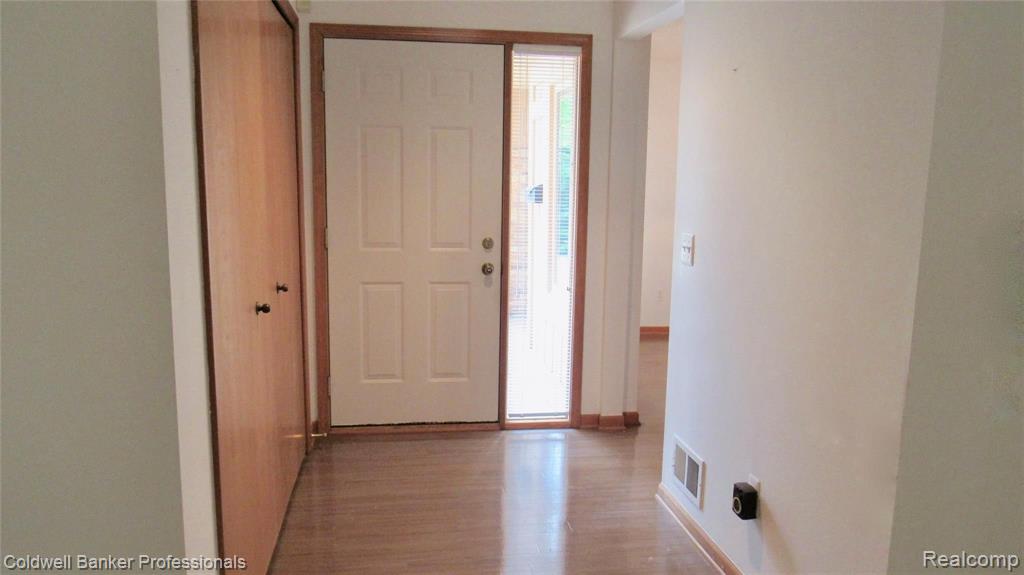 22320 River Ridge Trail Farmington Hills, MI 48335 - Photo 8 of 42