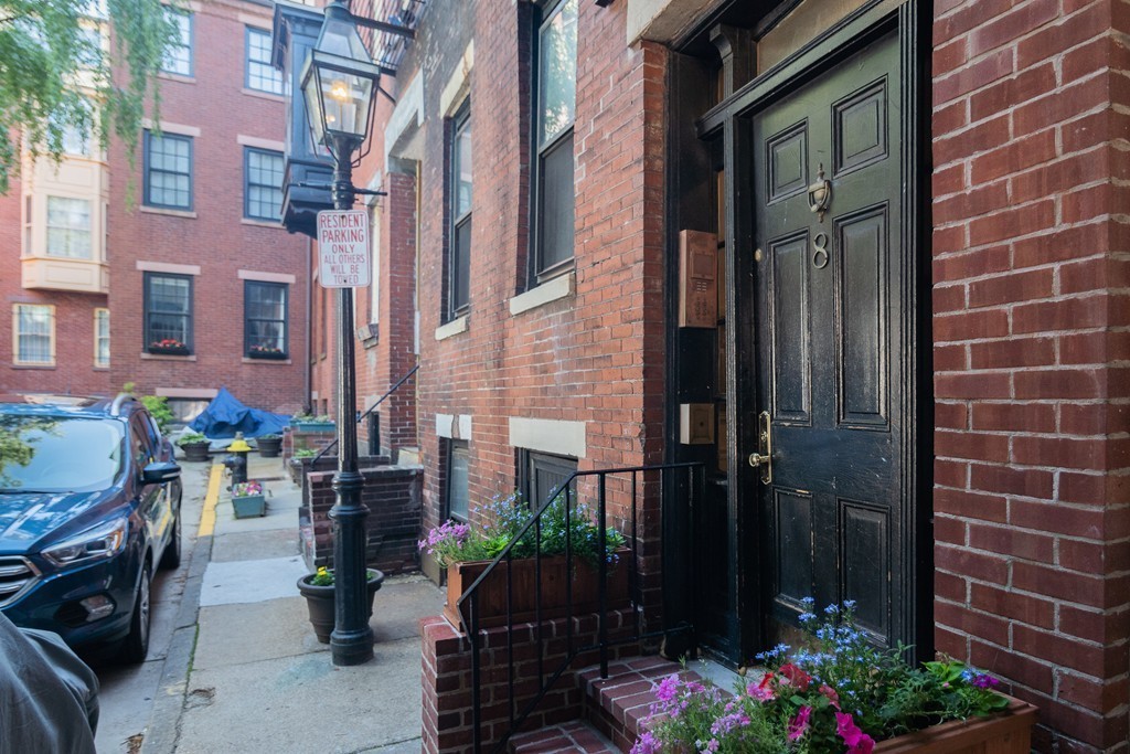 8 Lindall Place, Unit 2 Boston, MA 02114 - Photo 11 of 21 a view of a house with a potted plants