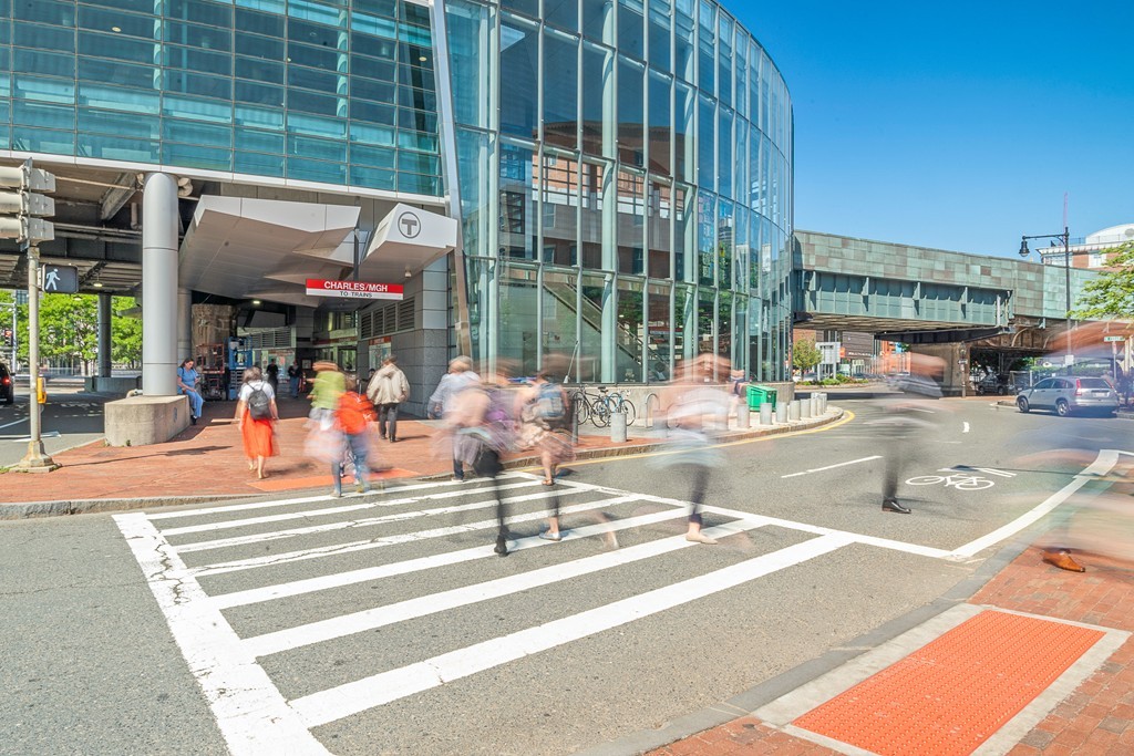8 Lindall Place, Unit 2 Boston, MA 02114 - Photo 10 of 21 a view of a building with a fountain and a sitting area