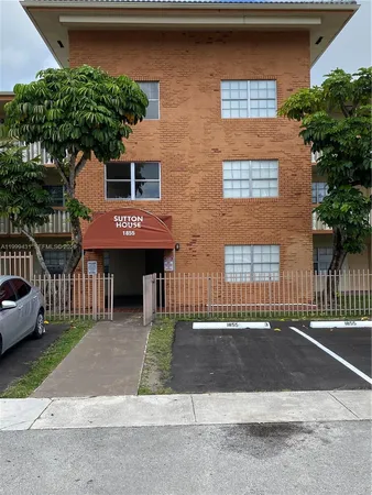 $1,800 | 1855 Northeast 121st Street, Unit 36, North Miami, FL 33181