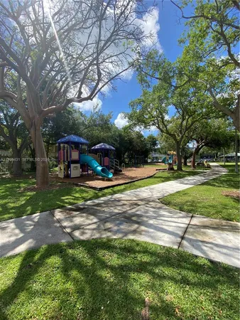 $1,800 | 1855 Northeast 121st Street, Unit 36, North Miami, FL 33181