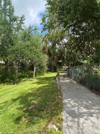 $1,800 | 1855 Northeast 121st Street, Unit 36, North Miami, FL 33181