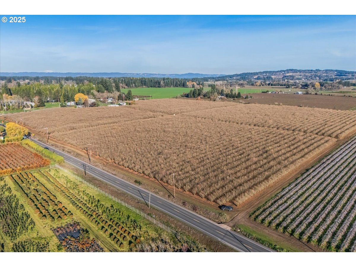 26050 Southwest Farmington Road Hillsboro, OR 97123 - Photo 3 of 23