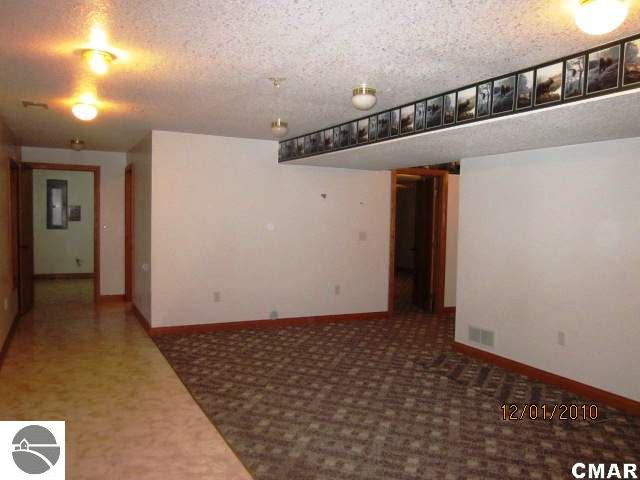 11404 Gates Road Riverdale, MI 48877 - Photo 10 of 18 1772864-9.JPG