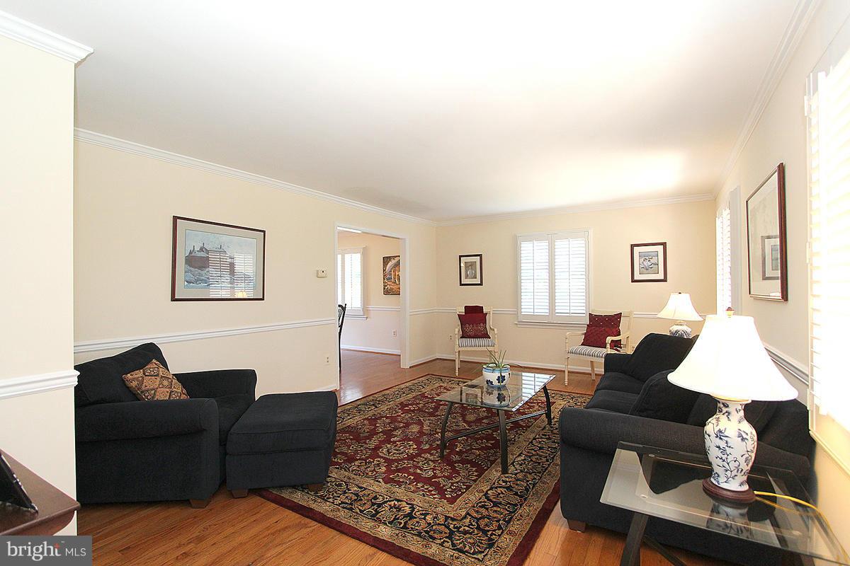 4205 Gregg Road Brookeville, MD 20833 - Photo 4 of 30 Living Room