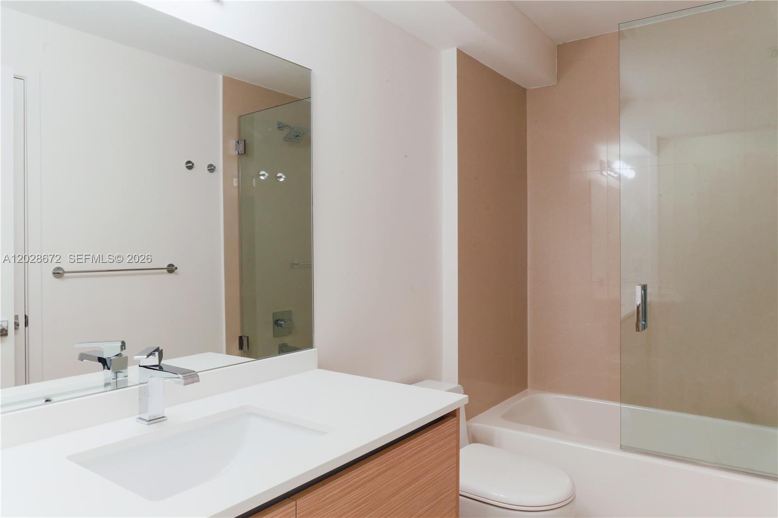 600 Northeast 27th Street, Unit 1504 Miami, FL 33137 - Photo 9 of 20 2ND BATHROOM