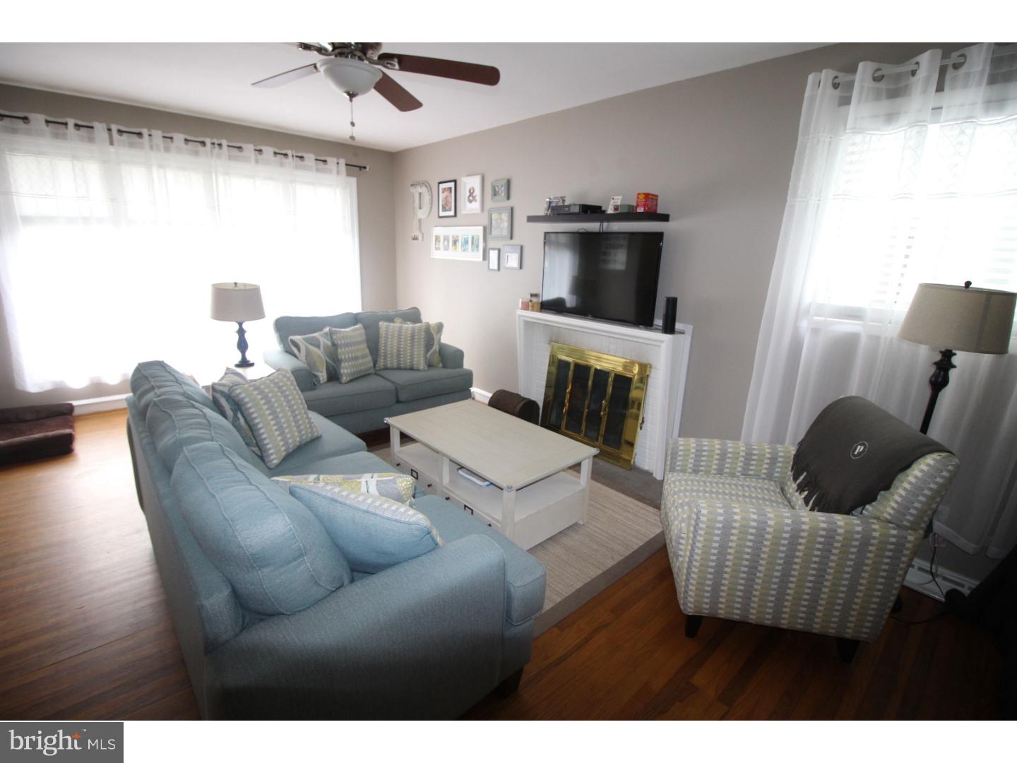 2037 Springhouse Road Broomall, PA 19008 - Photo 5 of 24