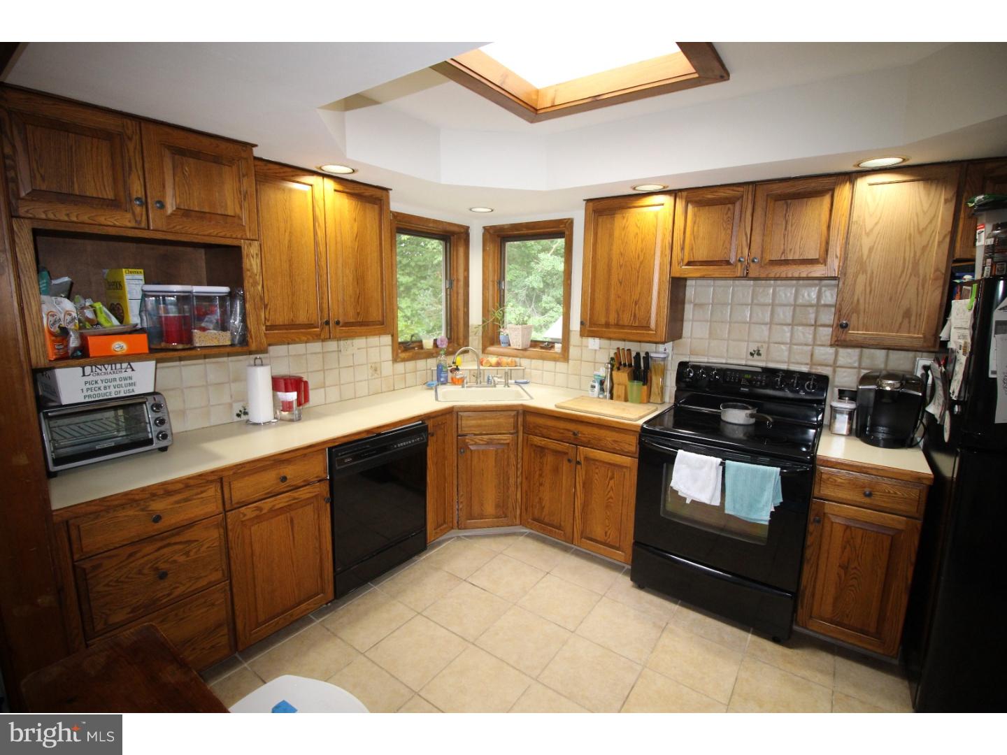 2037 Springhouse Road Broomall, PA 19008 - Photo 8 of 24