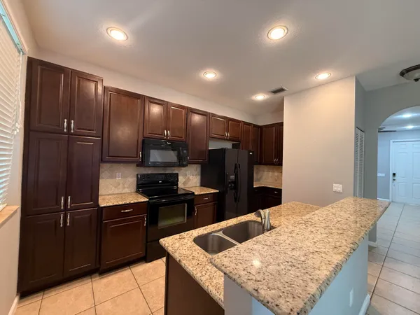 $2,700 | 7189 Briella Drive, Boynton Beach, FL 33437