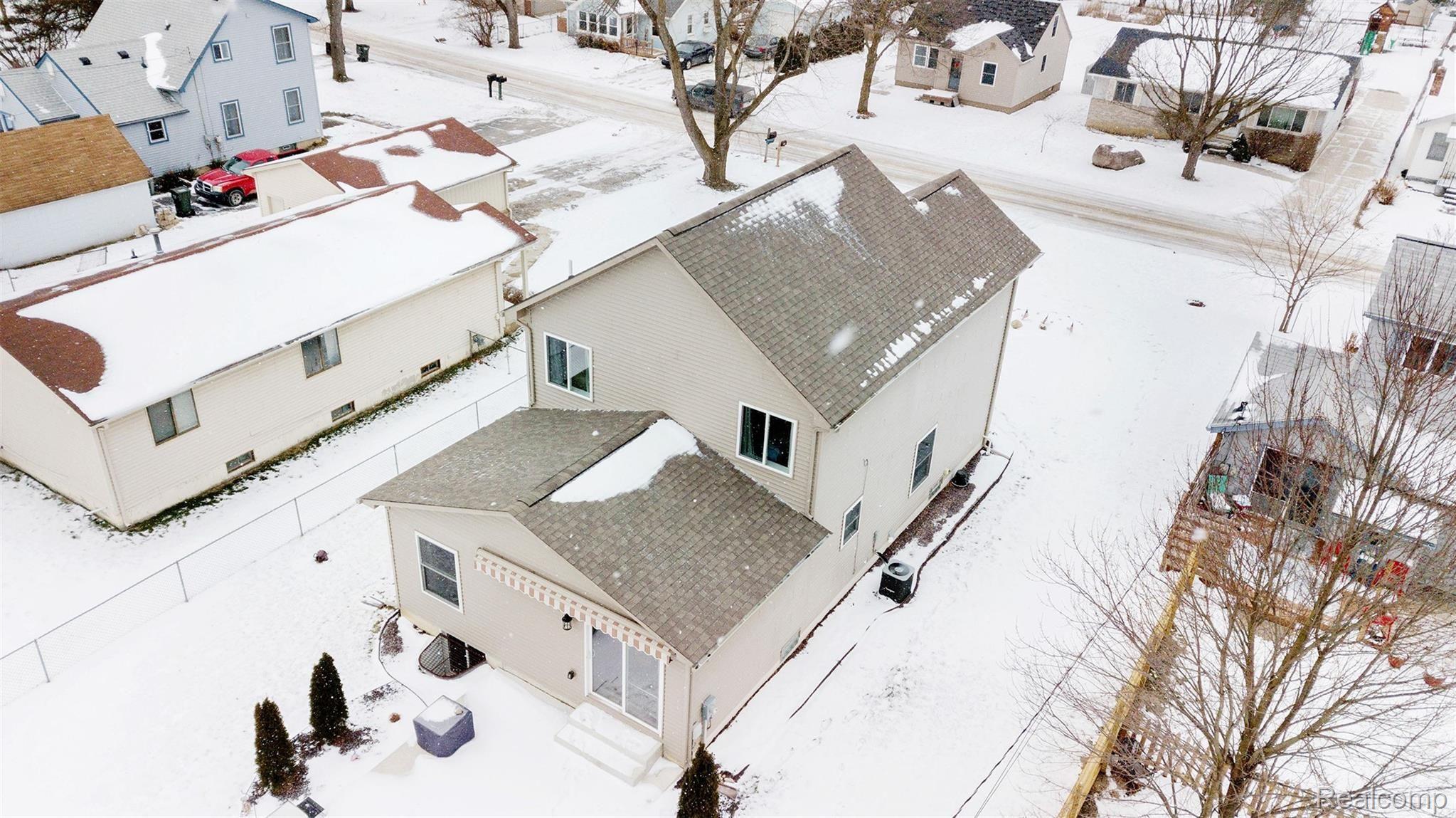 3054 Avalon Road Rochester, MI 48309 - Photo 26 of 28 DJI_0910.jpg