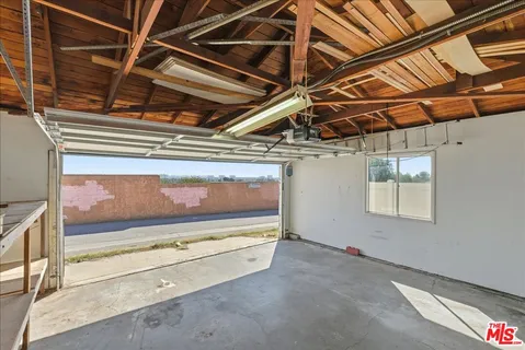 a view of a livingroom with furniture