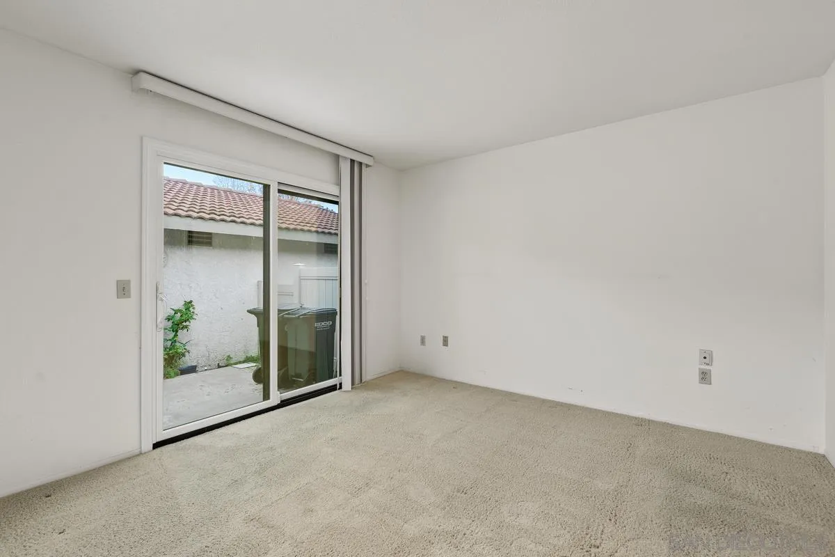 1974 Springdale Lane Encinitas, CA 92024 - Photo 11 of 25 Gallery Image 11