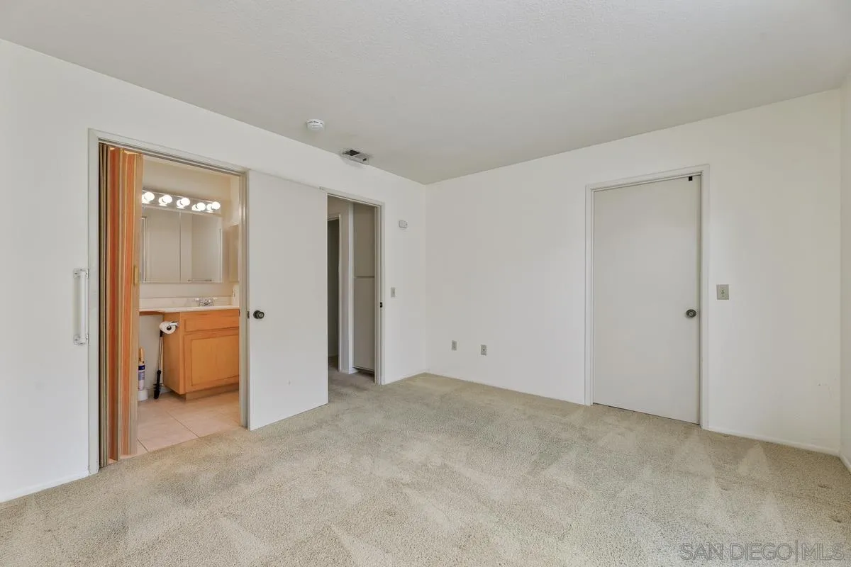 1974 Springdale Lane Encinitas, CA 92024 - Photo 12 of 25 Gallery Image 12