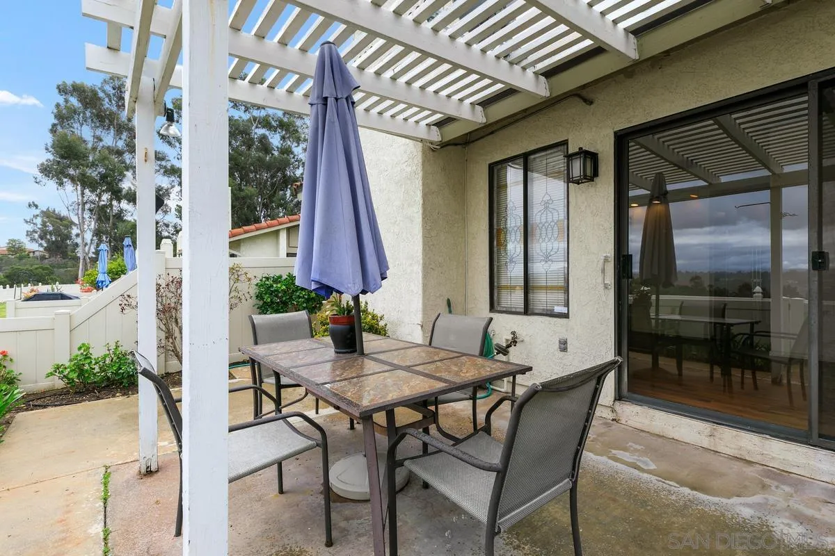 1974 Springdale Lane Encinitas, CA 92024 - Photo 20 of 25 Gallery Image 20