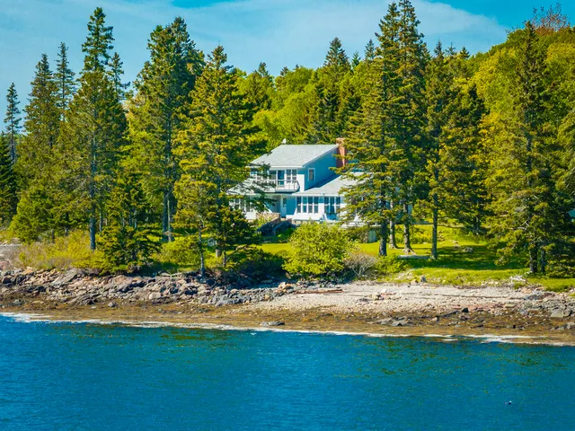 $1,775,000 | 250 Davis Point Road, Cushing, ME 04563