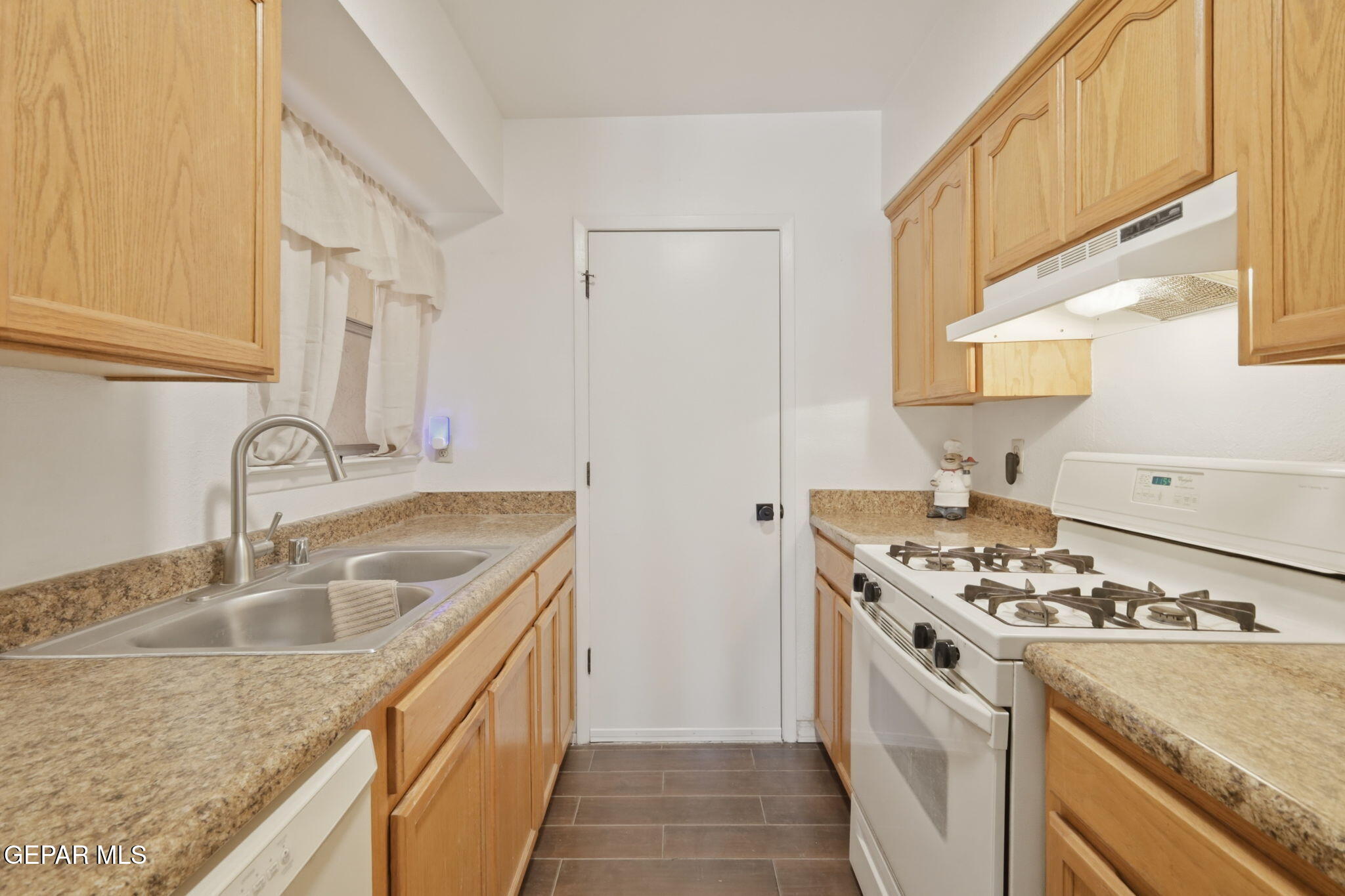 932 Destello Road El Paso, TX 79907 - Photo 33 of 43 36-web-or-mls-IMG_9150