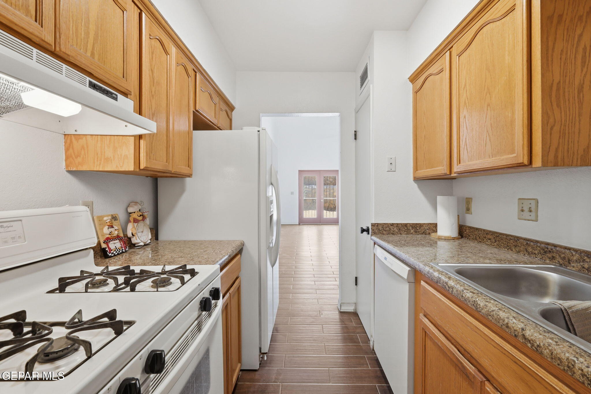 932 Destello Road El Paso, TX 79907 - Photo 34 of 43 37-web-or-mls-IMG_9153