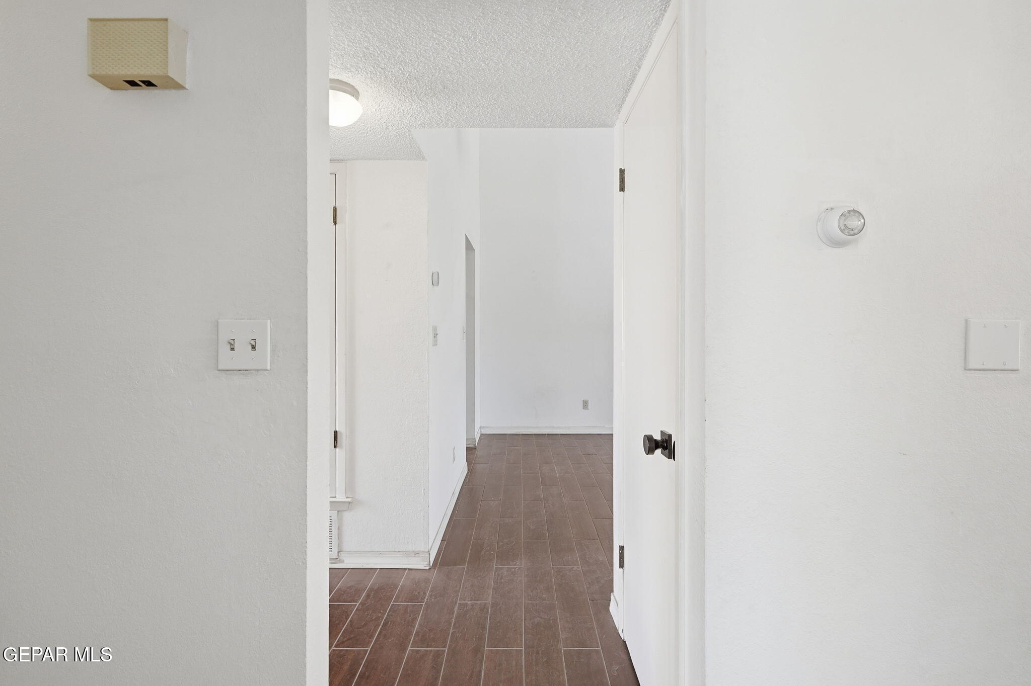 932 Destello Road El Paso, TX 79907 - Photo 8 of 43 30-web-or-mls-IMG_9103