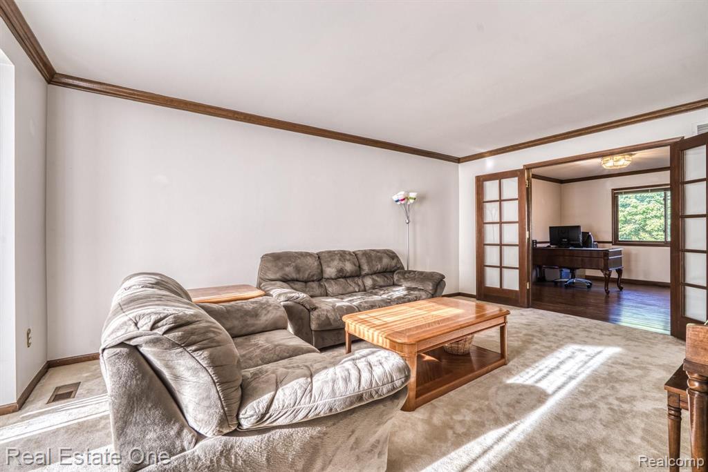 1860 Jason Circle Rochester Hills, MI 48306 - Photo 10 of 43