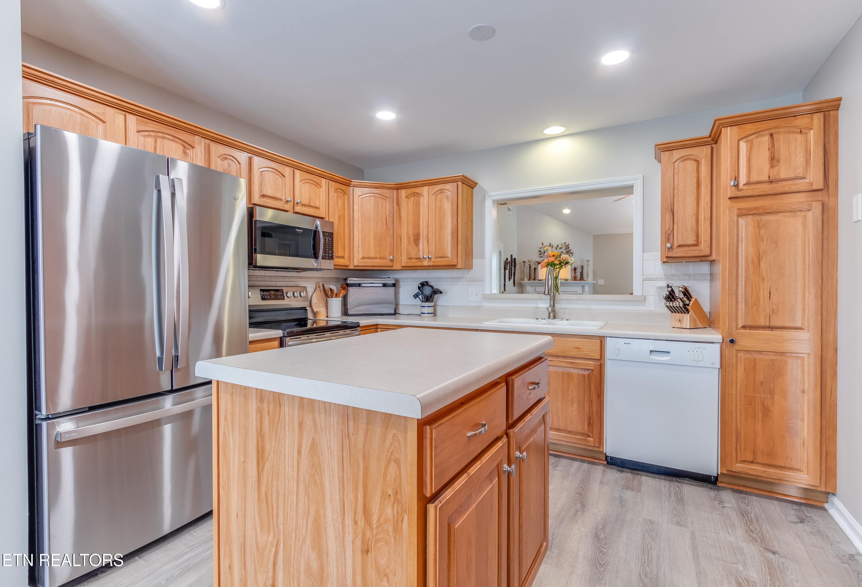 7634 St Baron Way Powell, TN 37849 - Photo 13 of 32 Kitchen