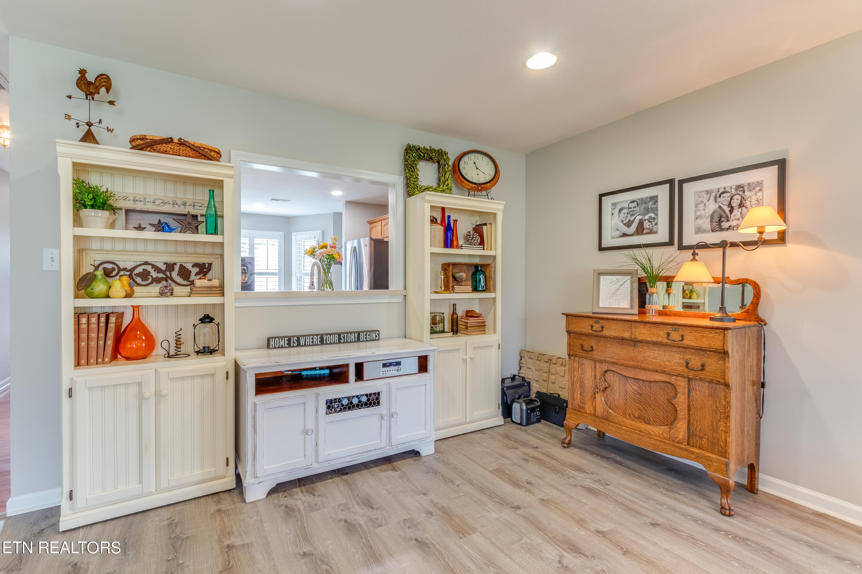 7634 St Baron Way Powell, TN 37849 - Photo 15 of 32 Living Area