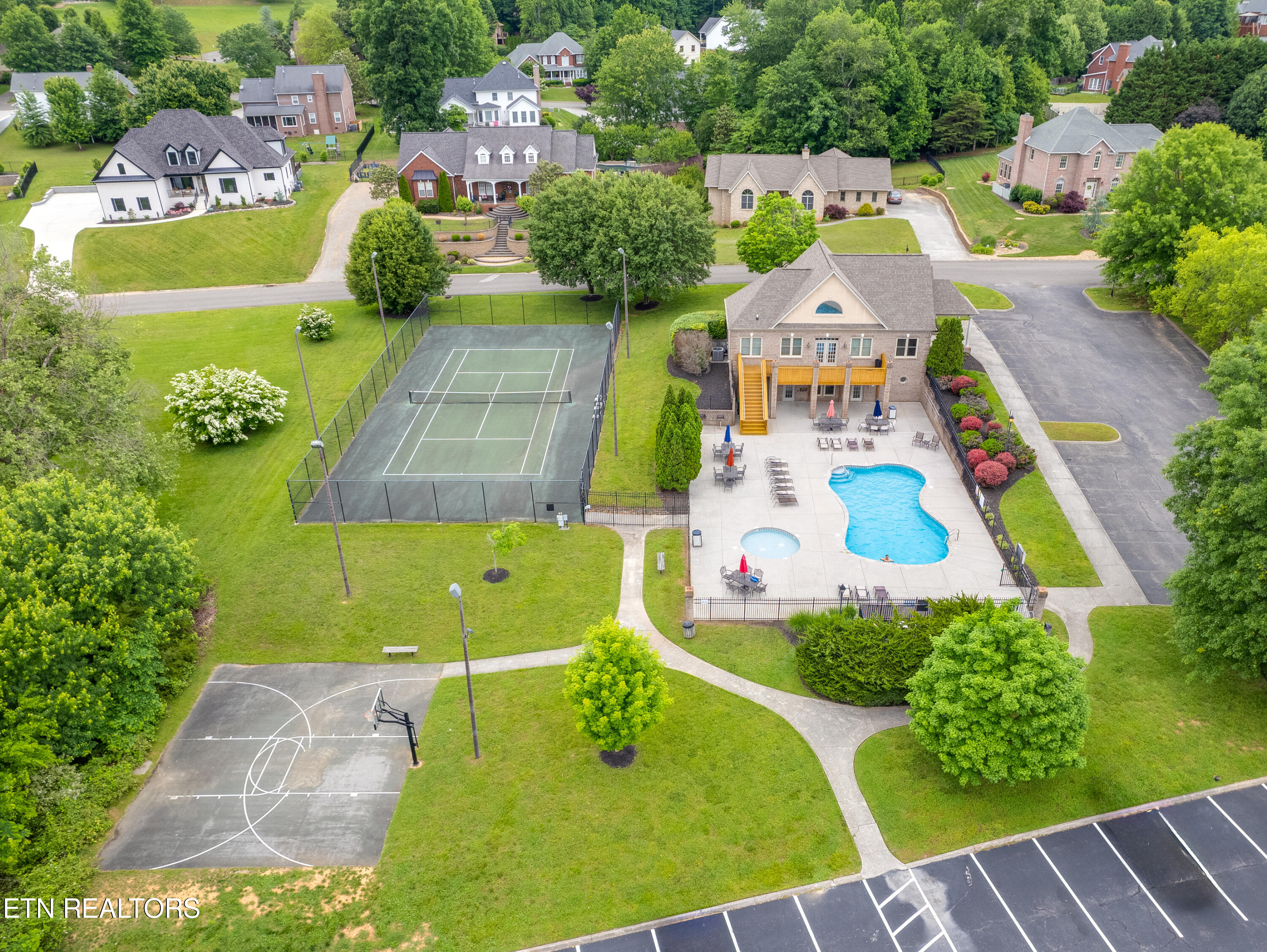 7634 St Baron Way Powell, TN 37849 - Photo 8 of 32 Community Pool