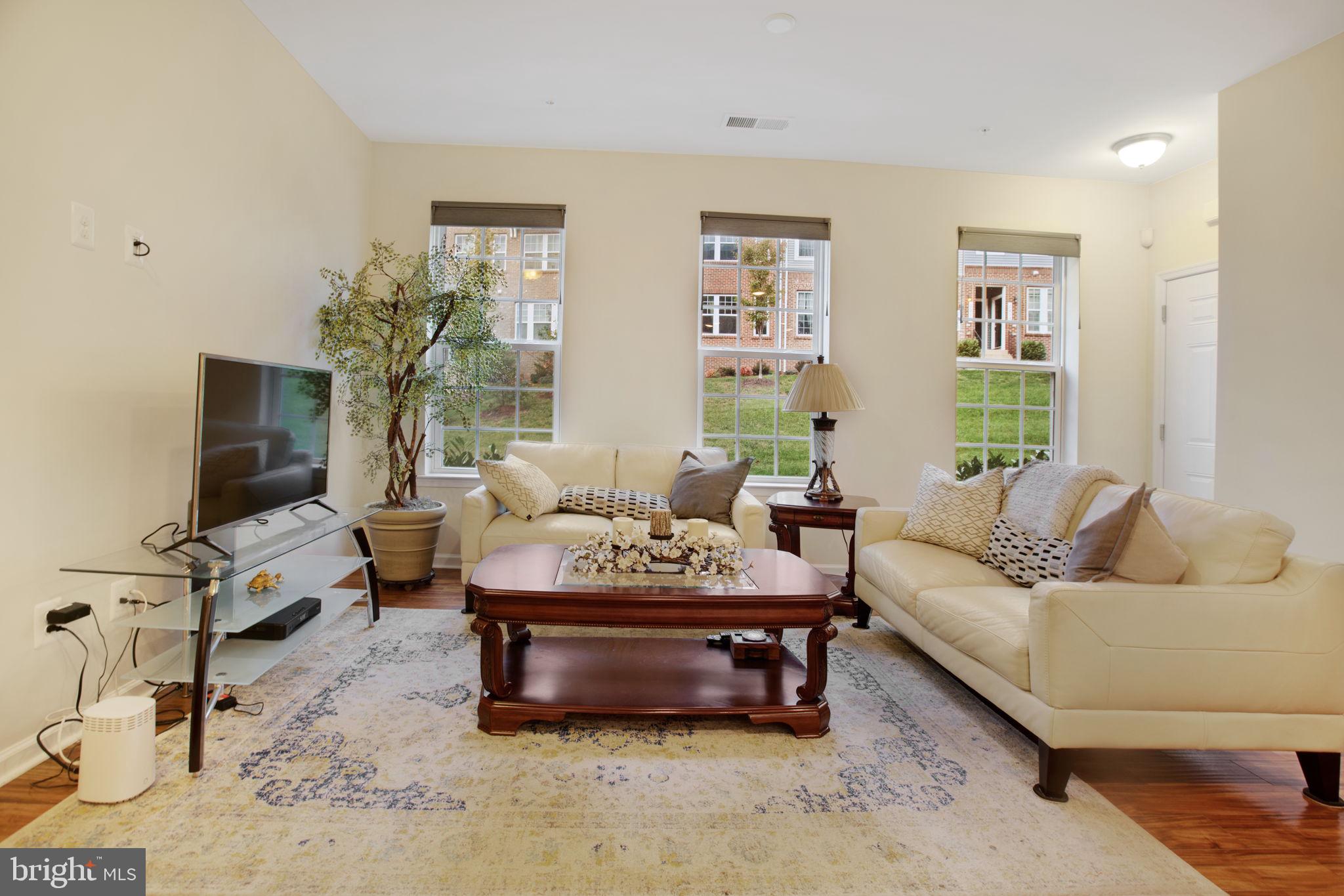 2727 Pinebrook Road Hyattsville, MD 20785 - Photo 4 of 42