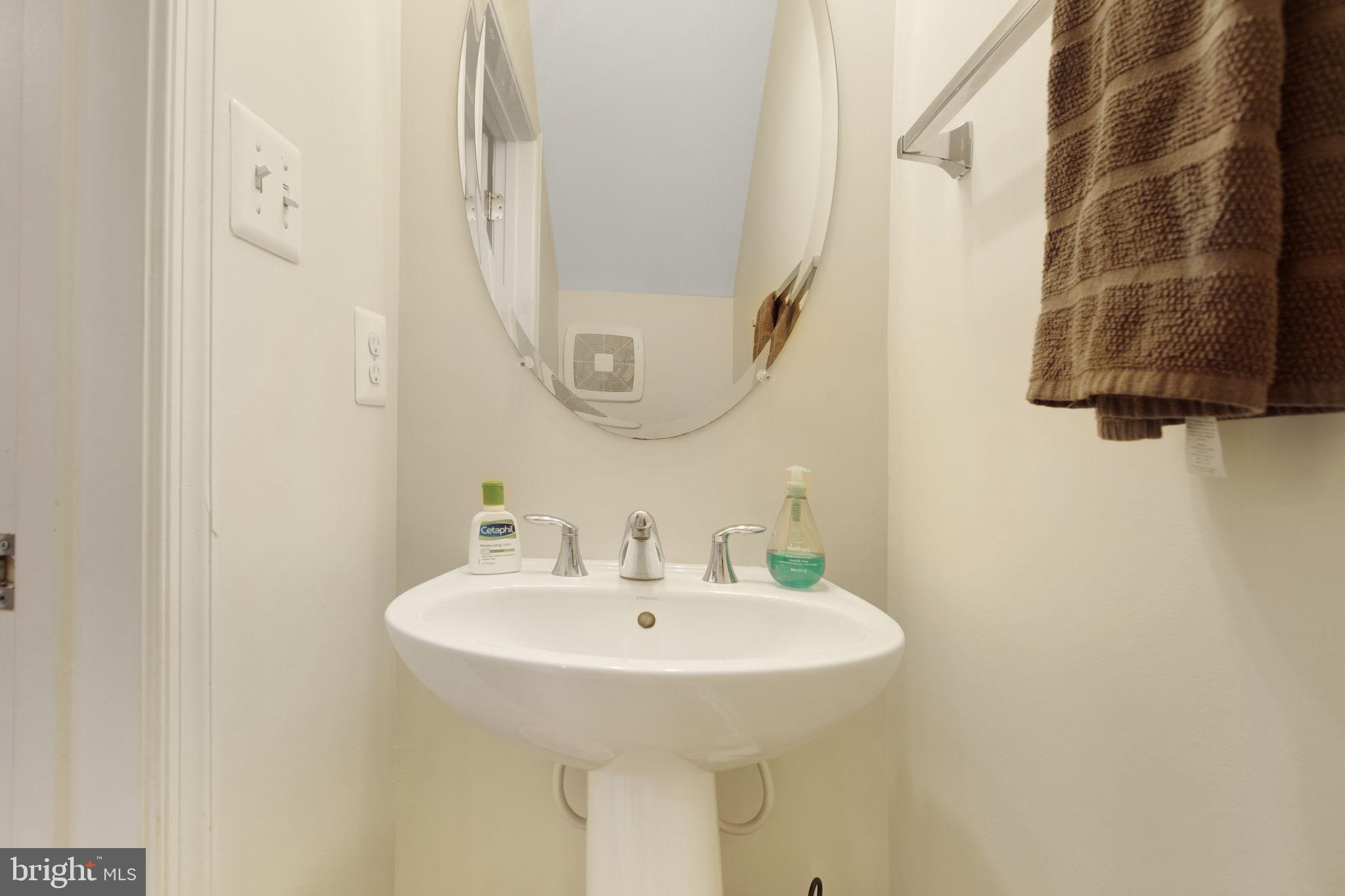 2727 Pinebrook Road Hyattsville, MD 20785 - Photo 8 of 42