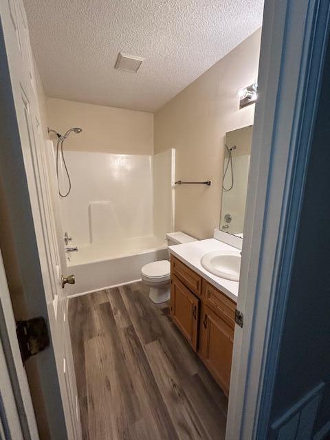 1050 Jessamine Trail Sumter, SC 29150 - Photo 8 of 16 Upstairs Bathroom