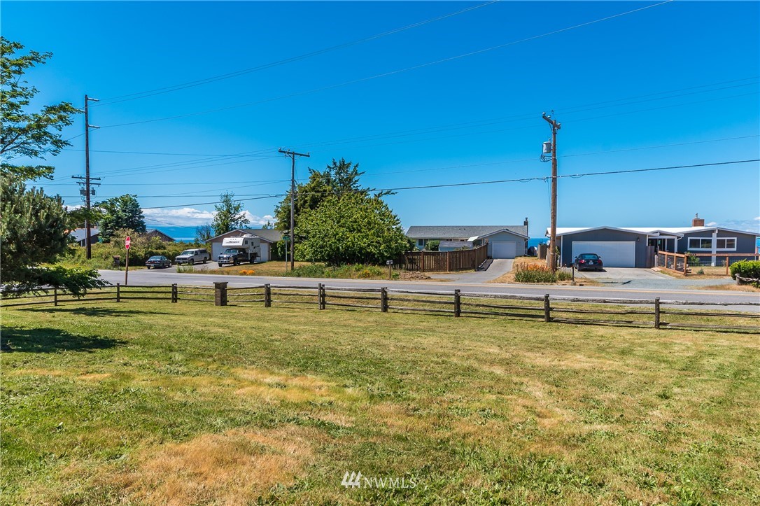 1961 Island View Road Oak Harbor, WA 98277 - Photo 11 of 25 Gallery Image 11