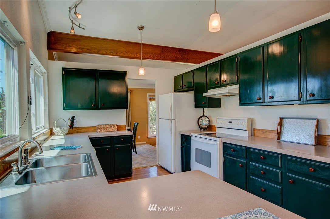 1961 Island View Road Oak Harbor, WA 98277 - Photo 14 of 25 Gallery Image 14