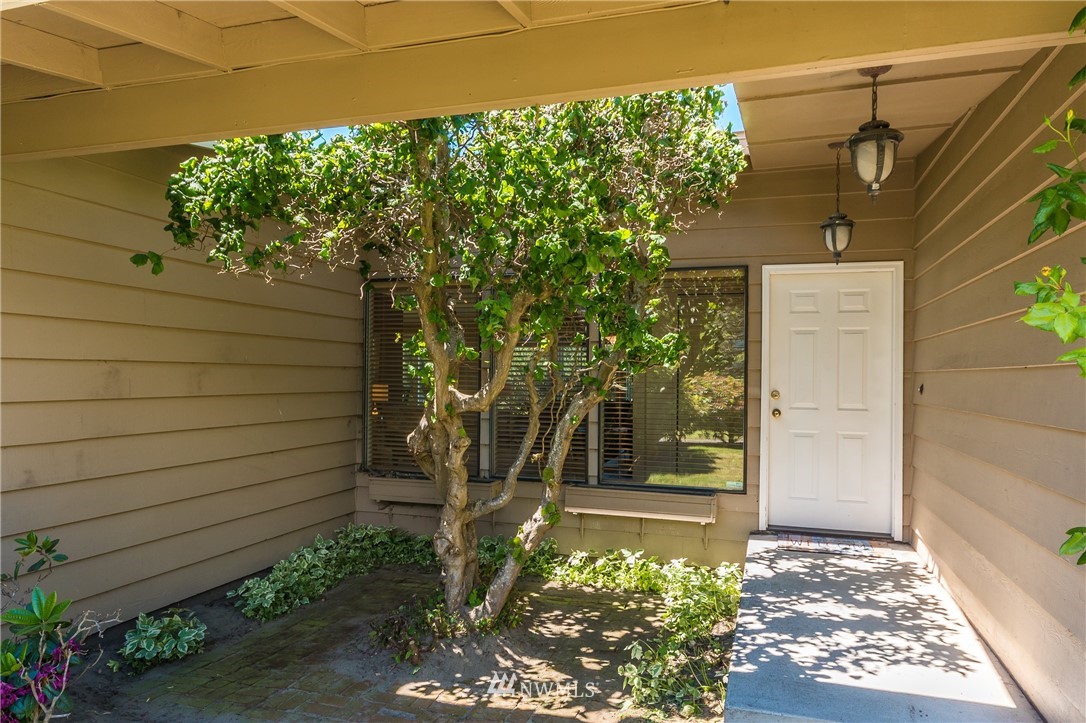 1961 Island View Road Oak Harbor, WA 98277 - Photo 3 of 25 Gallery Image 3