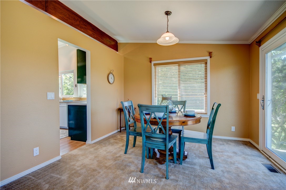 1961 Island View Road Oak Harbor, WA 98277 - Photo 8 of 25 Gallery Image 8